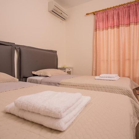 Pistakion Houses Aegina ภายนอก รูปภาพ